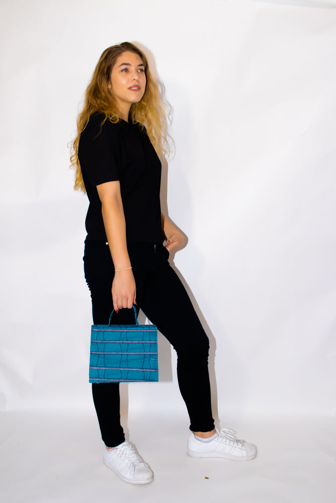 Susan: Beautiful Blue Bag Nice & Simple