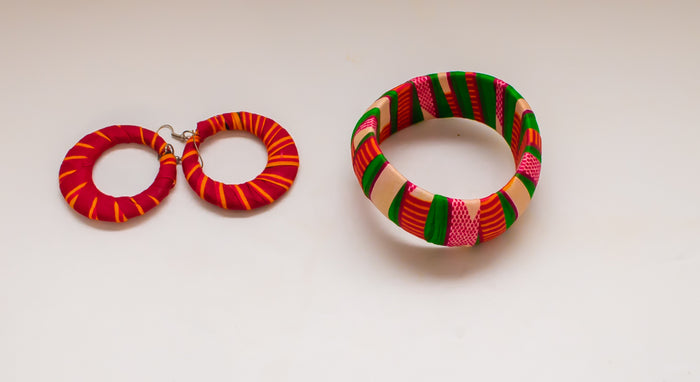 Hannah: Beautiful Bangles & Earings