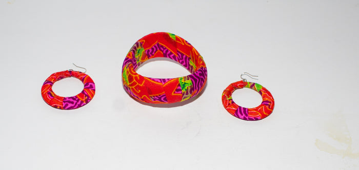 Leah: Beautiful Bangles & Earings Perfect for your occasions